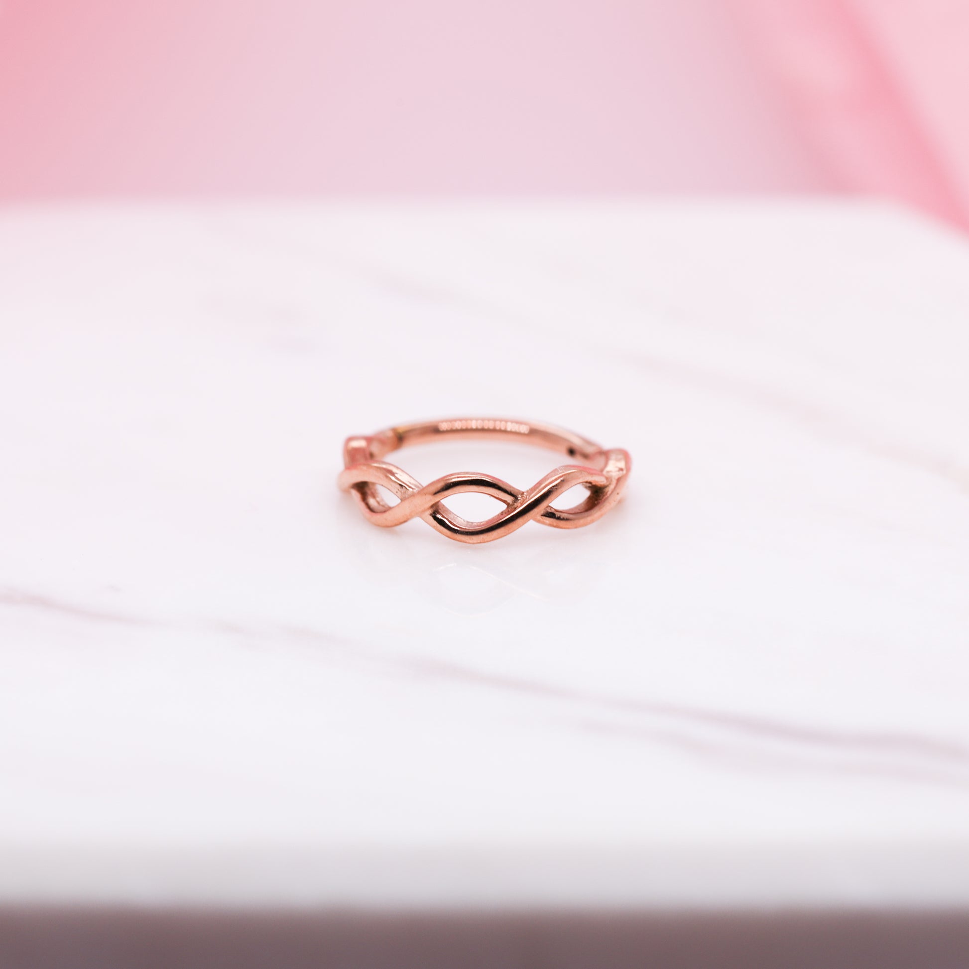 Julia Hinged Seam Ring