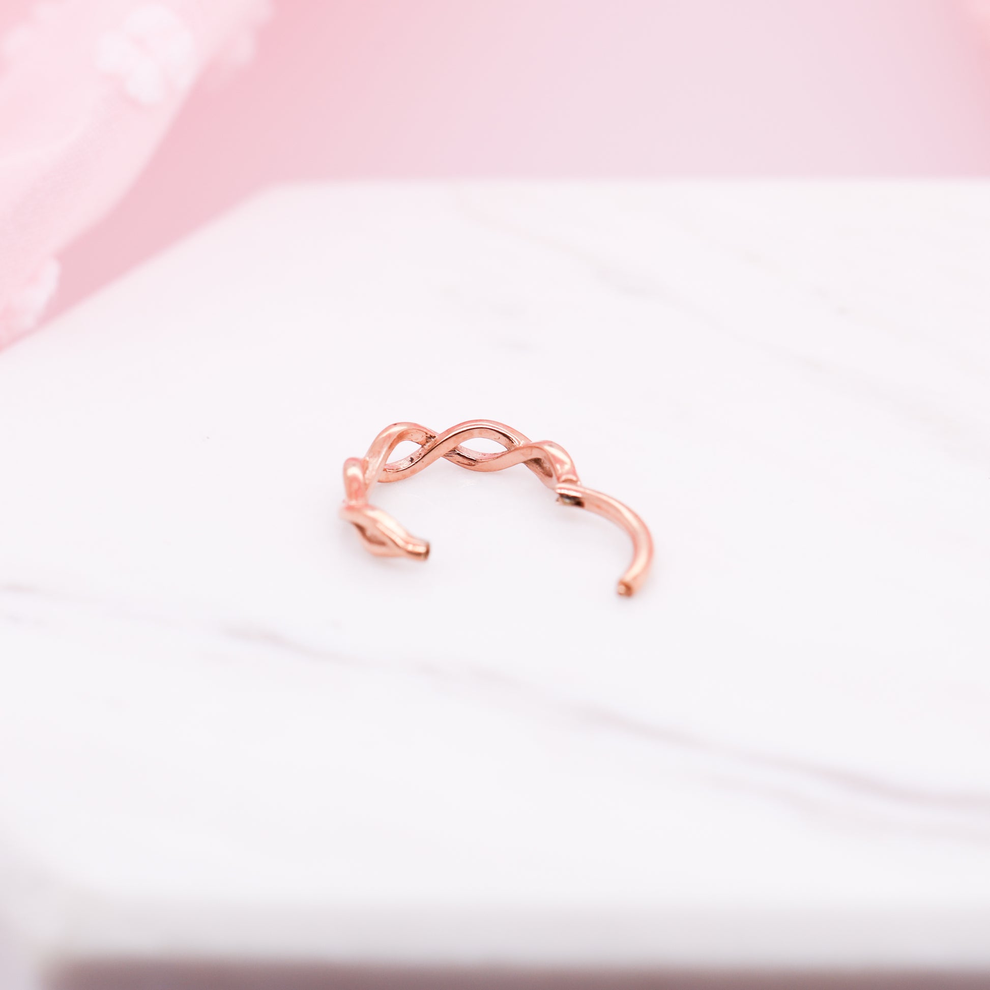 Julia Hinged Seam Ring