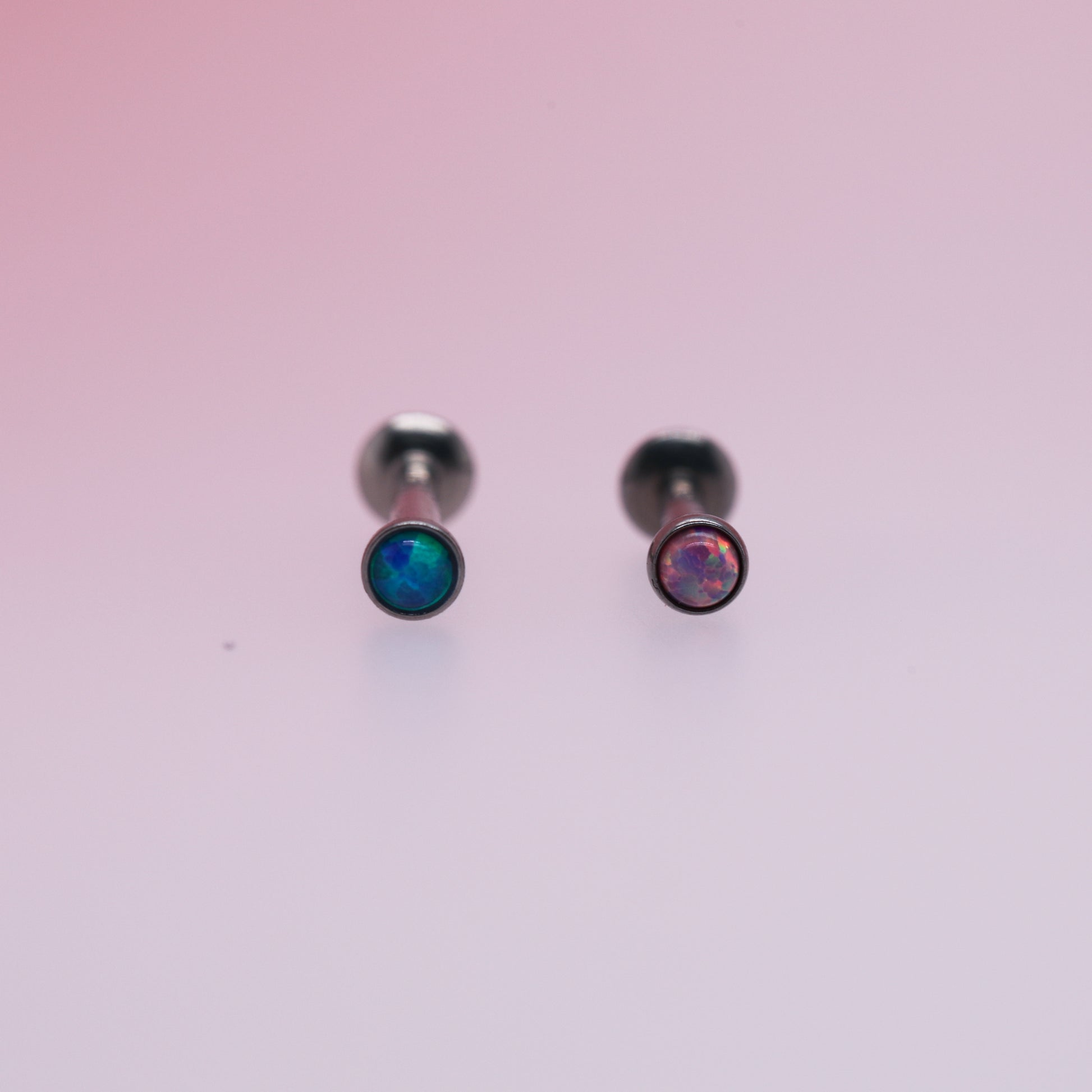 Opal Labret