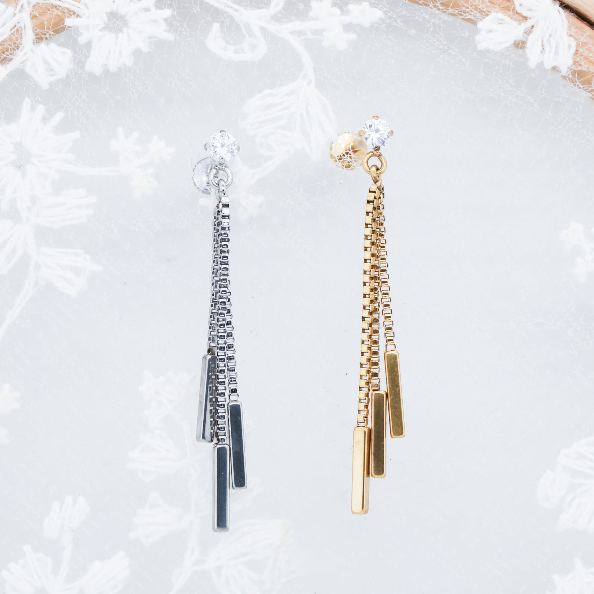 Dangle Gem Triple Chain Labret