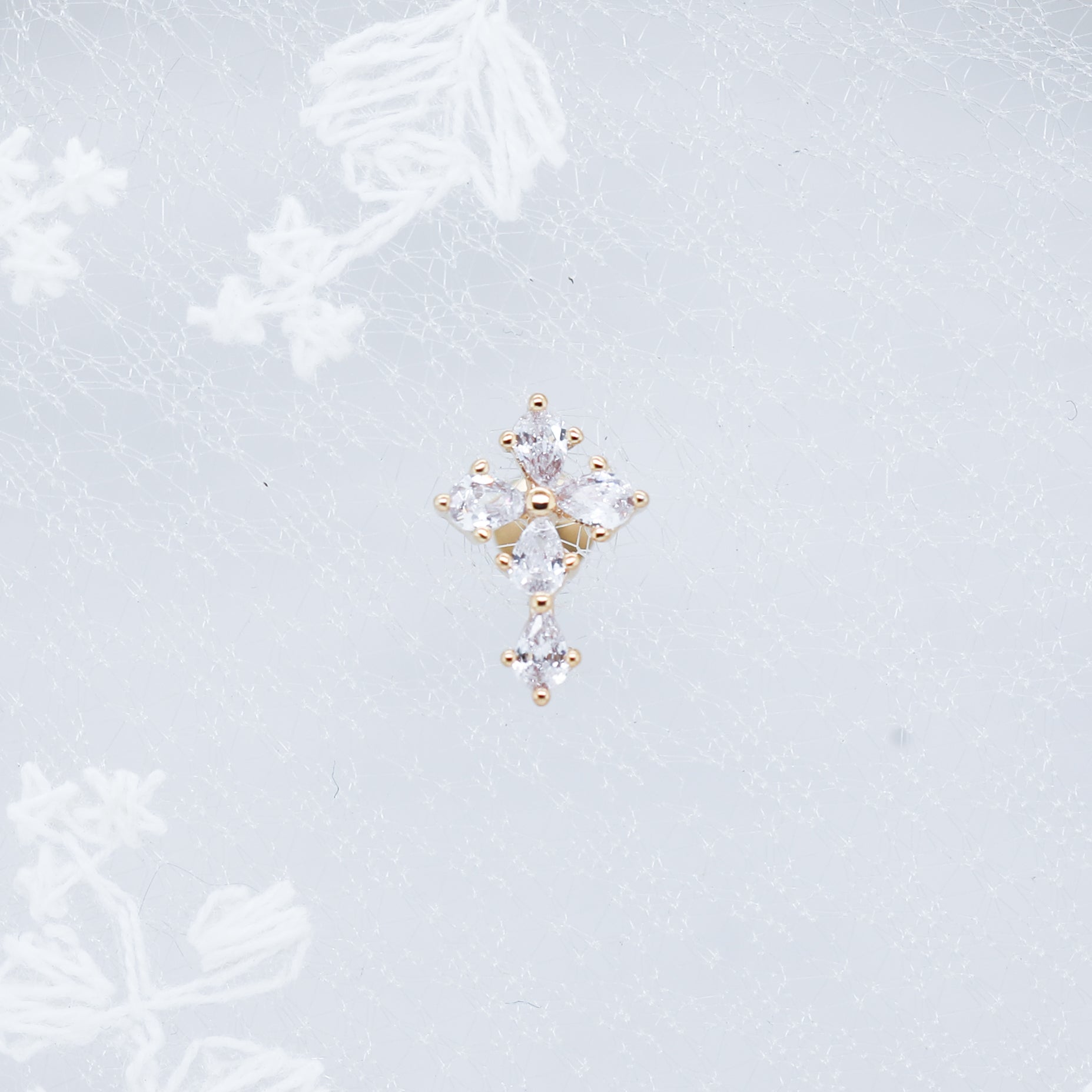 Threadless Gem Cross Labret